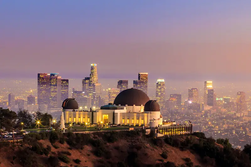 Griffith Observatory to miejsce, z którego możecie podziwiać kosmos i panoramę LA