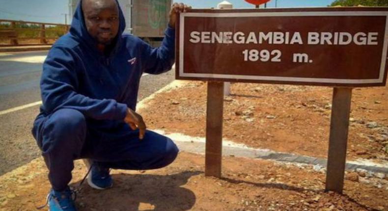 Ousmane Sonko à la frontière gambienne