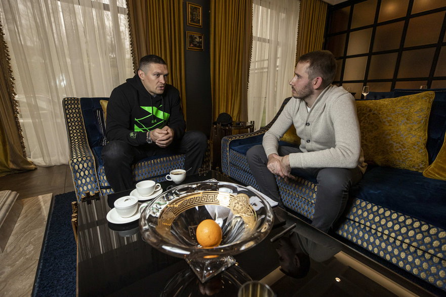 Ołeksandr Usyk i Przemysław Osiak podczas specjalnego wywiadu dla Przeglądu Sportowego Onet