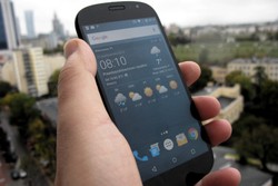 Yotaphone 2, czyli rosyjski smartfon z dwoma ekranami. Będzie pan zadowolony... [TESTUJEMY]