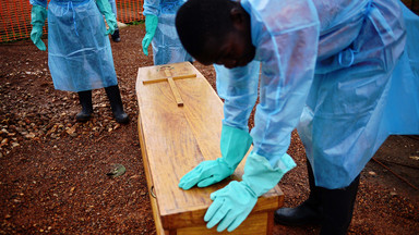 Znienawidzeni bohaterowie epidemii eboli