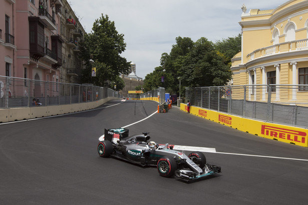 Formuła 1: Lewis Hamilton najszybszy na treningach w Baku