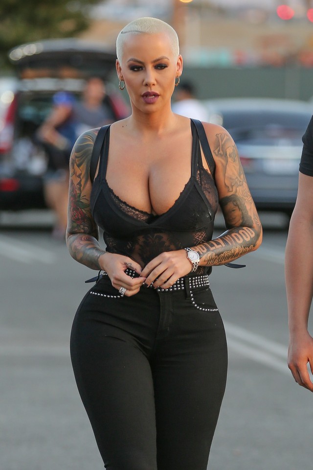Amber Rose, wie jak pokazać dekolt - Muzyka