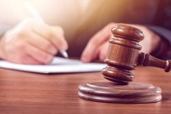 Przez pomyłkę sądu rolnicy bez prawa do zamieszkania. Ziobro złożył skargę nadzwyczajną