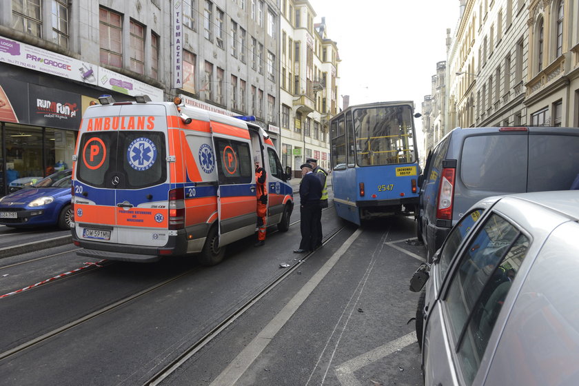 Wykolejenie tramwaju MPK linii 4 na ul. Krupniczej we Wrocławiu