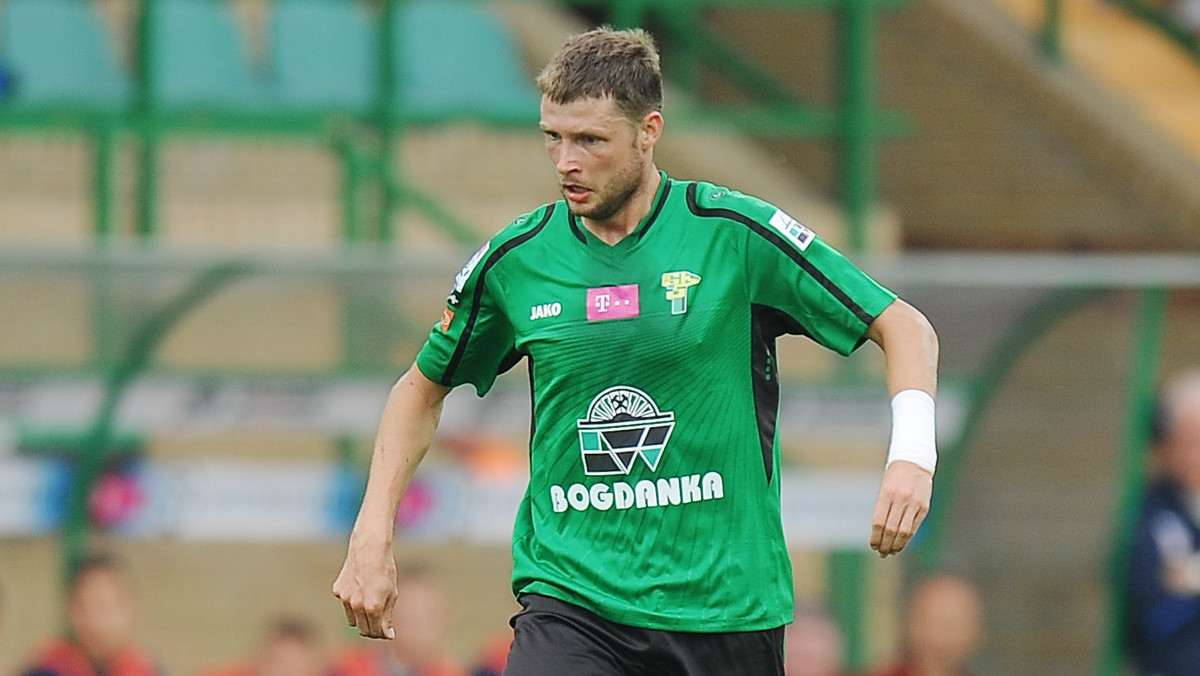 Korona Kielce przegrała z Górnikiem Łęczna 0:2 (0:0) w ostatnim meczu dziewiątej kolejki Ekstraklasy. Gole, które dały zwycięstwo Dumie Lubelszczyzny, strzelili Grzegorz Bonin i Grzegorz Piesio.