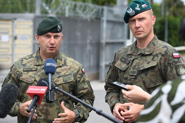 Dowódca Operacyjny Rodzajów Sił Zbrojnych gen. Maciej Klisz, rzecznik DORSZ, ppłk.Jacek Goryszewski