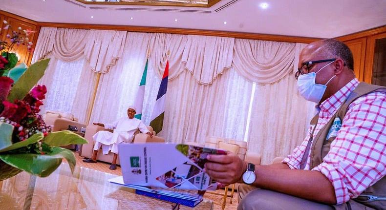 President Muhammadu Buhari and the Director General of the Nigeria Centre for Disease Control (NCDC), Dr Chikwe Ihekweazu. [Twitter/@BashirAhmaad]