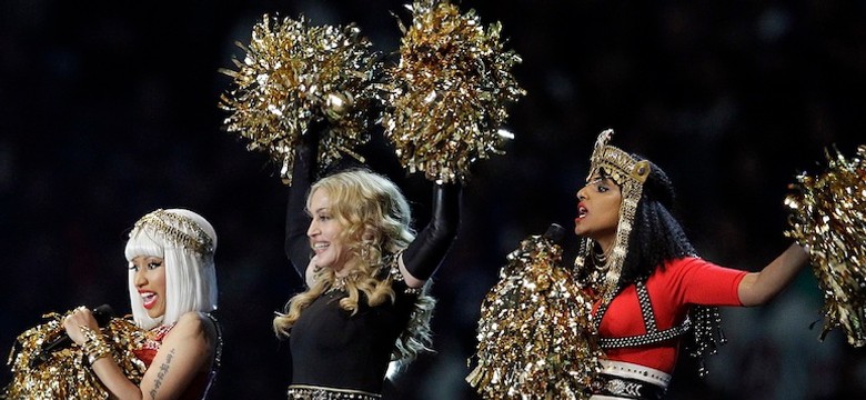 Madonna ostro o M.I.A. i pokazaniu "palca"