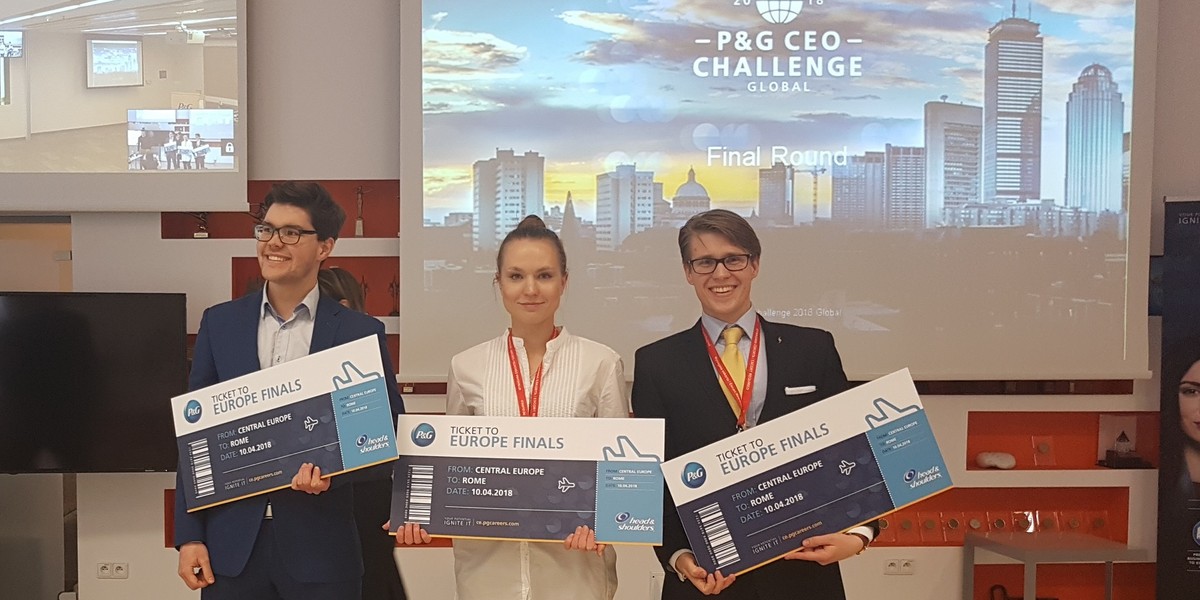 "RPK", czyli zwycięzcy P&G CEO Challenge w Europie Środkowo-Wschodniej. Od lewej: Robert Duczyński, Katarzyna Gajewska i Piotr Falkowski - 