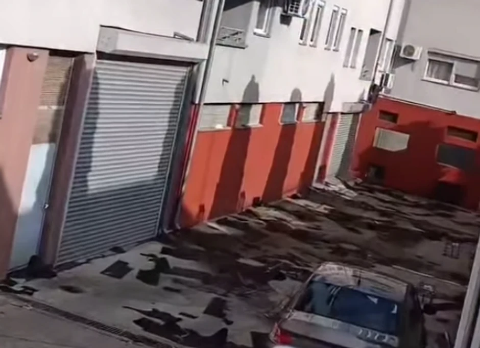 Obrušen krov sa zgrade u Smederevu