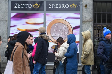 Wojna wywołała u Polaków gorączkę złota. Tak próbują zabezpieczyć swoje oszczędności