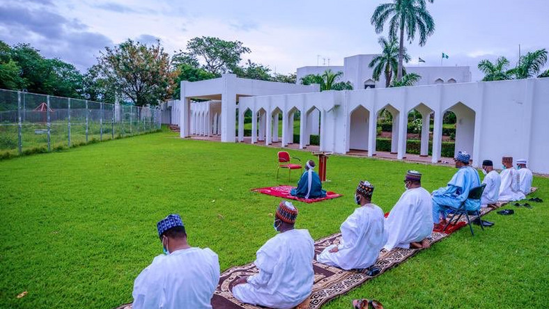 President Muhammadu Buhari observes Eid-el-Fitr at home with family members.