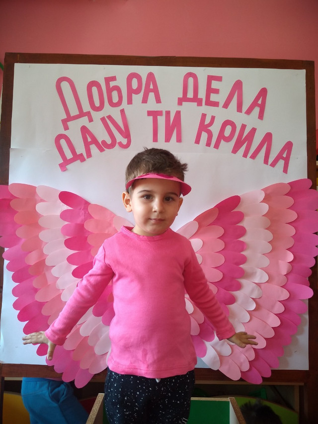 DOBRA DELA DAJU TI KRILA” Niški mališani roze majicama poslali poruku  protiv vršnjačkog nasilja!