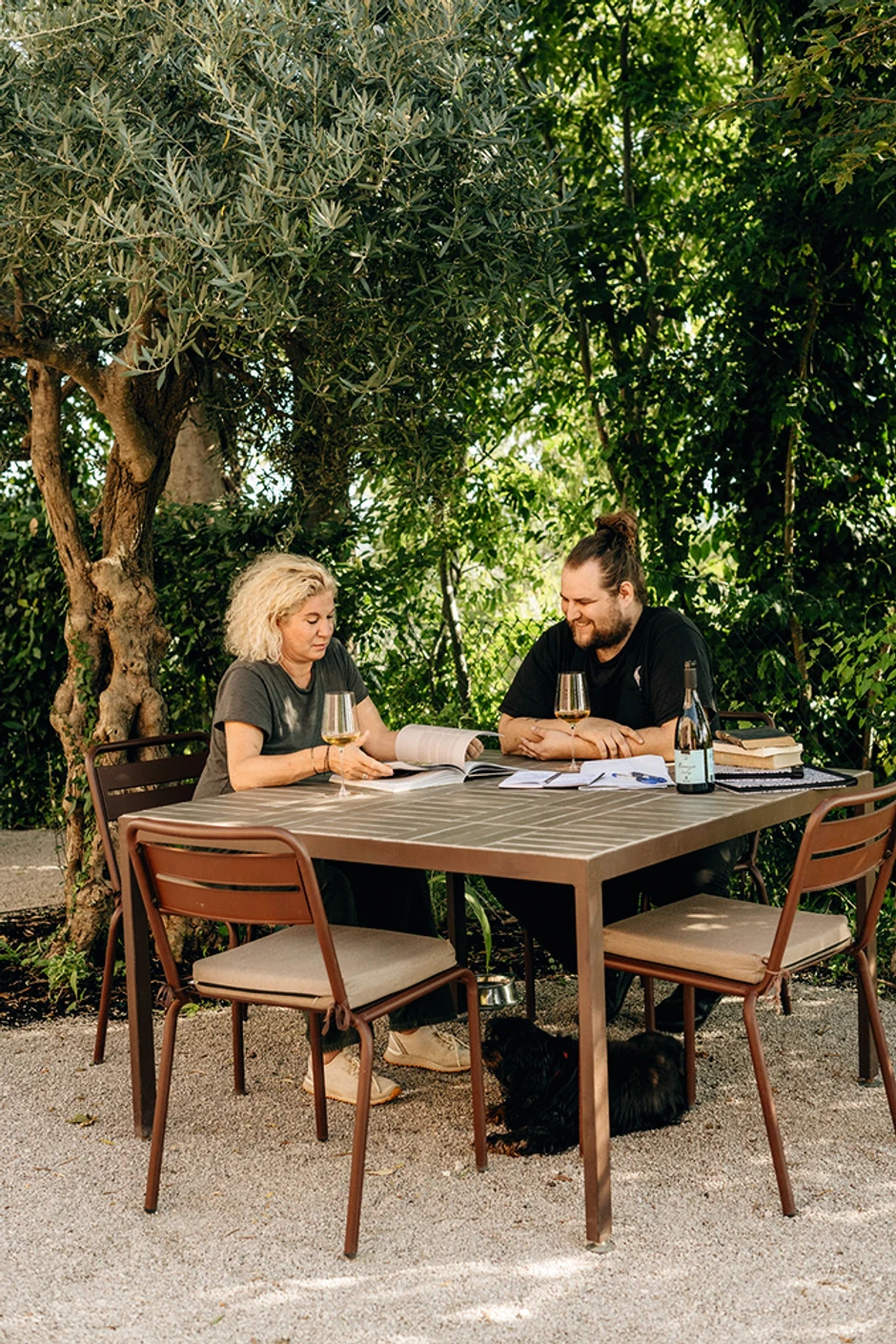 Ana Roš i Jan Vukasović u vrtu Stare škole 