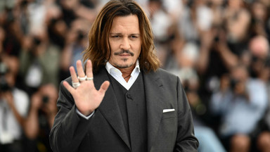 Wzruszony Johnny Depp na festiwalu w Cannes. Film z jego udziałem nagrodzono owacjami na stojąco