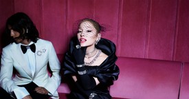 Ariana Grande a Swarovski 2024-es ünnepi kampányában