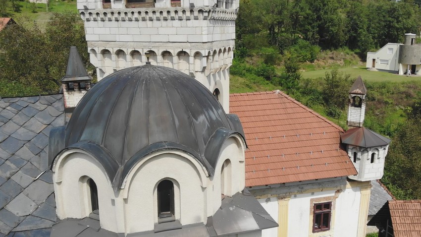 nesvakidašnji dvorac kod Arilja