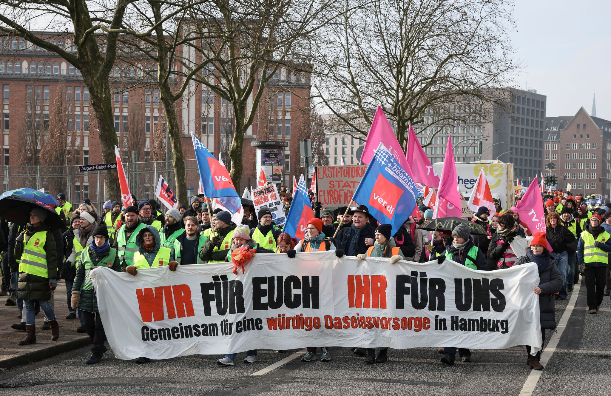 12,6 Milliarden Euro Mehrkosten - Länder-Tarifstreit vor entscheidender Runde