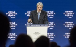 Premier Włoch: Starzejąca się Europa potrzebuje migrantów. Nie podoba mi się hasło 'Pomagajmy im u nich w domu'