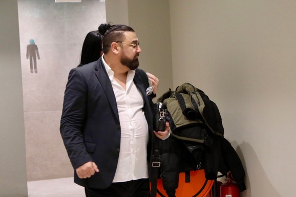 "NEPISMEN SAM, TO SVI ZNAJU" Naš pevač zarađuje milione, a nije završio ni osnovnu školu: "Imam tri razreda"