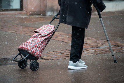 Tyle Łódź zapłaci seniorce za upadek na krzywym chodniku. Biegli wypunktowali błędy