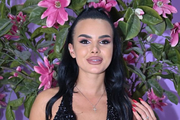 ANITA MISLI DA ANELI PREKO NJENE TRUDNOĆE PRAVI ŽRTVU OD SEBE Šok optužbe u Eliti: "Mesec dana su živeli zajedno, ne zezajte"