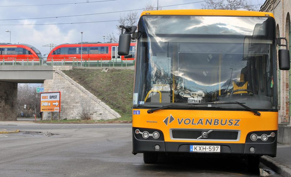 Figyelmeztető sztrájkba fognak a buszsofőrök / Fotó: MTI / Máthé Zoltán