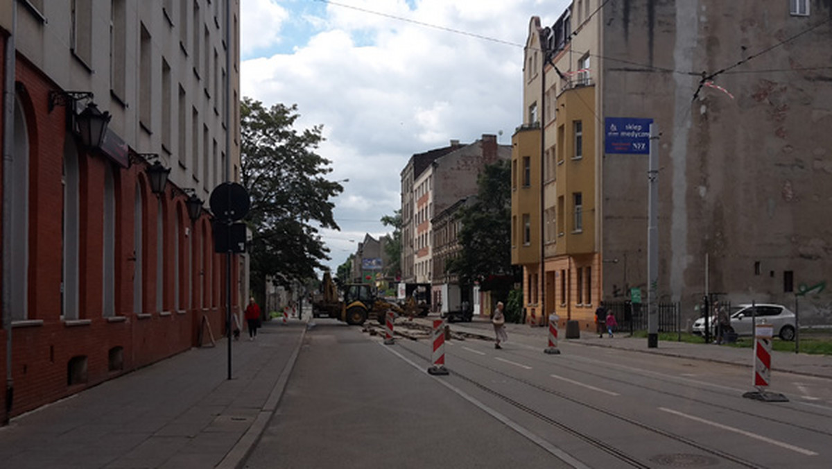 Od niedzieli zmieniła się organizacja ruchu oraz przebieg linii tramwajowych. Ulica Gdańska na odcinku od Zielonej do Struga jest całkowicie nieprzejezdna, wjechać na remontowany odcinek mogą wyłącznie mieszkańcy.