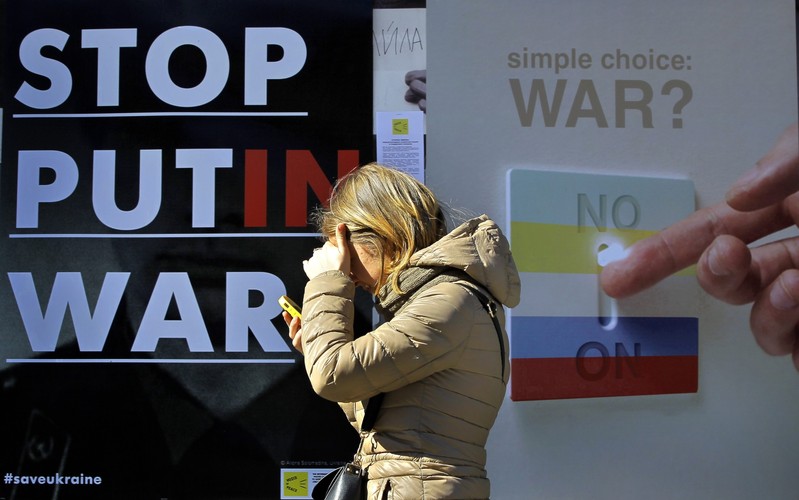 Wystawa prac ukraińskich studentów, niedaleko Majdanu Niepodległości w Kijowie