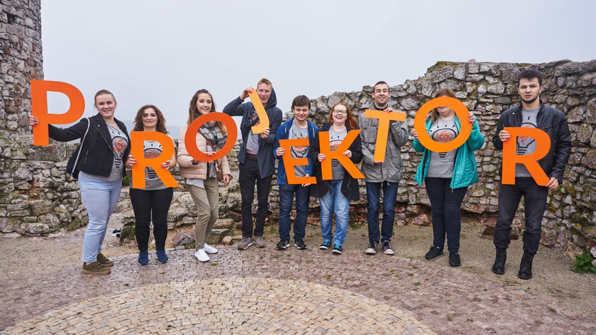 Program "PROJEKTOR – wolontariat studencki" proponuje niesztampowy pomysł na ferie zarówno dla studentów, jak i dla dzieci i młodzieży z małych miejscowości.