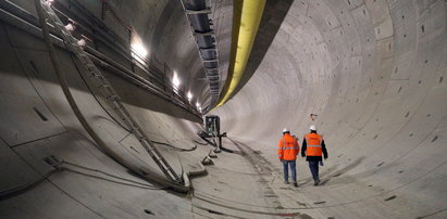 Faustyna na Kozinach, Katarzyna na Polesiu. Tak wygląda tunel kolejowy pod Łodzią. Kiedy maszyny ruszą pod kamienicami Śródmieścia?