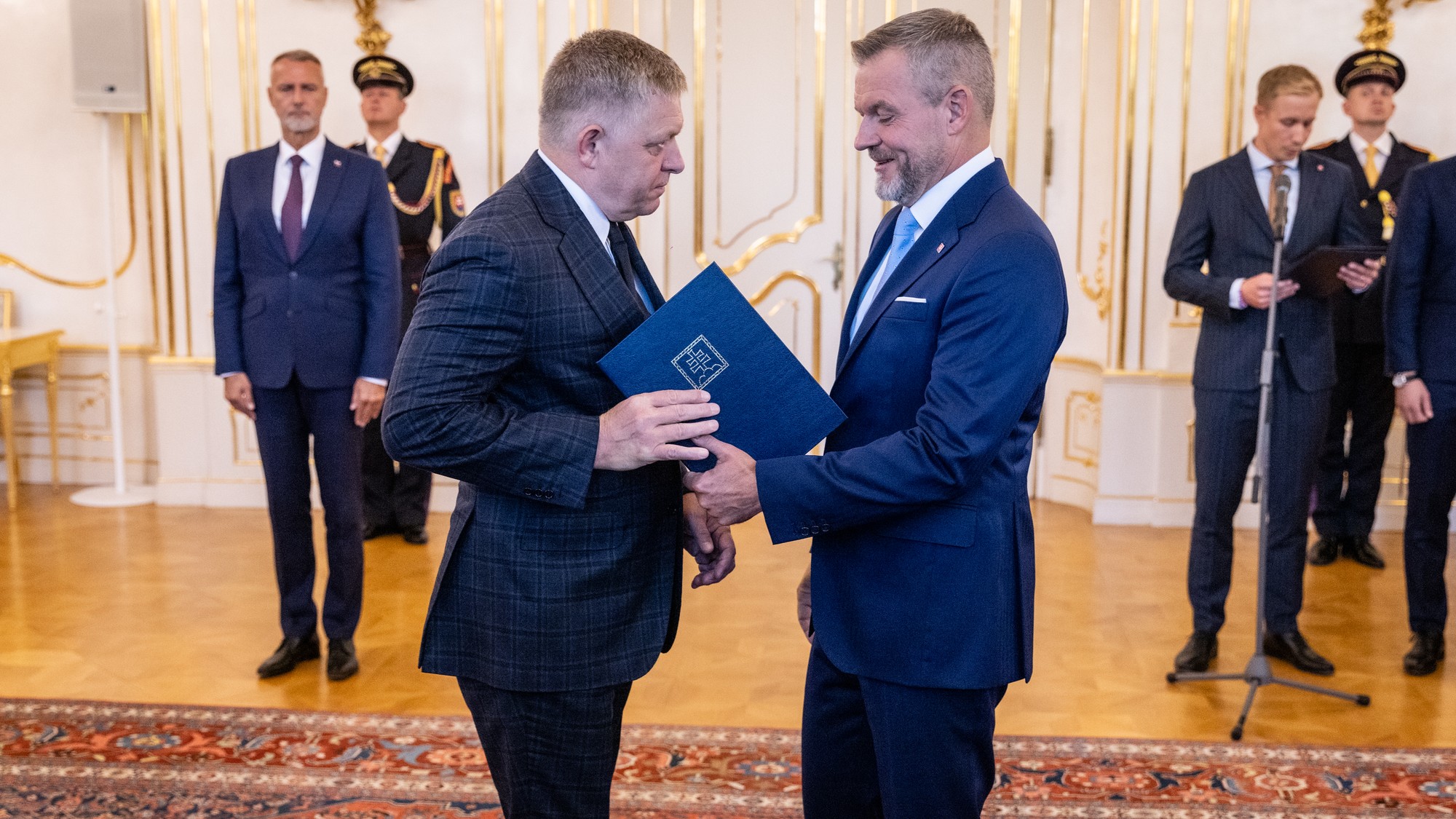 Prezident oficiálne odvolal Tomáša Tarabu. Jeho ministerstvo bude zatiaľ spravovať Robert Fico