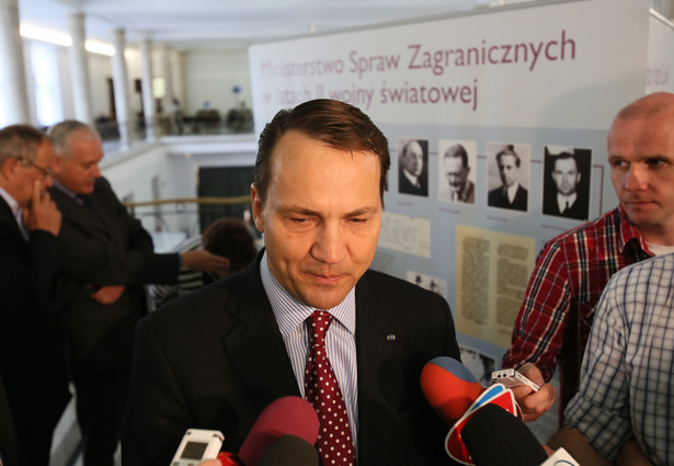 Sikorski o radzieckim bohaterze: Generał Czerniachowski jest katem Suwalszczyzny