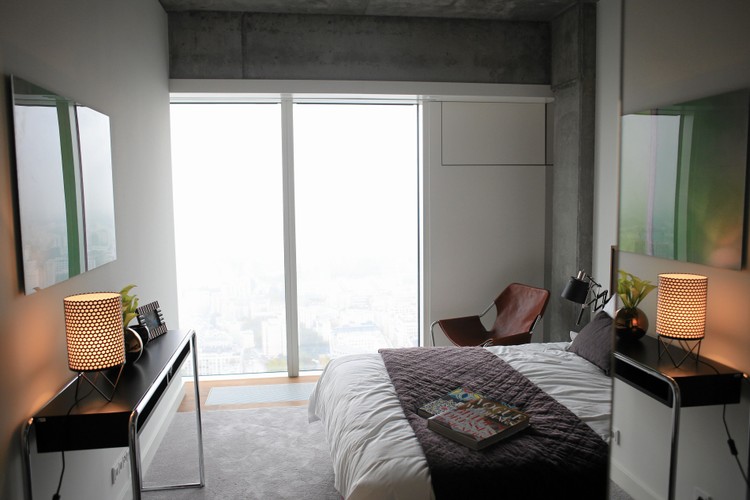 Złota 44 , wnętrza w apartamentowcu Libenskinda (3)