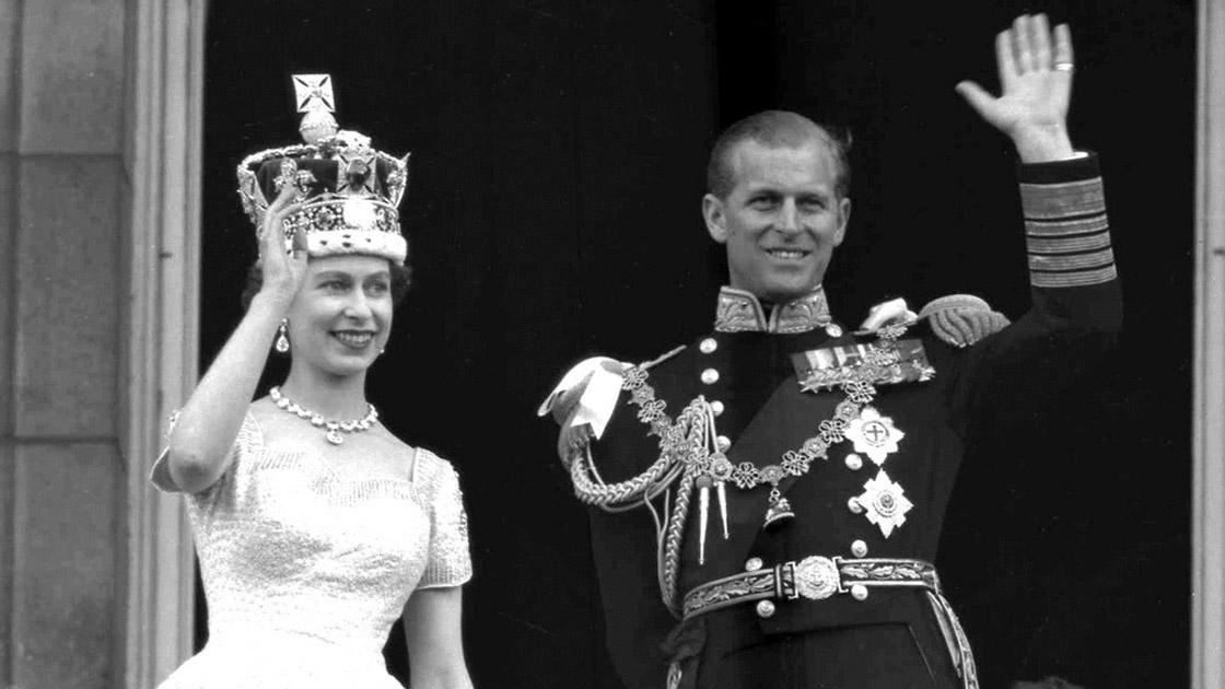 69 éve koronázták meg II. Erzsébet királynőt - ilyen volt a nagy nap -  Glamour