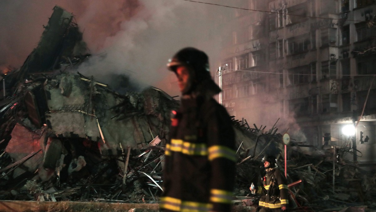 Sao Paulo Brazylia At least one dead in building collapse after a fire in Sao Paulo