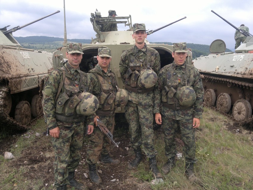 Živeo za vojsku i oficirski poziv: Filip Milojević (drugi zdesna) sa klasićima