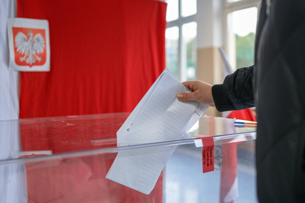  Wybory samorządowe - głosować na program czy partyjną przynależność?