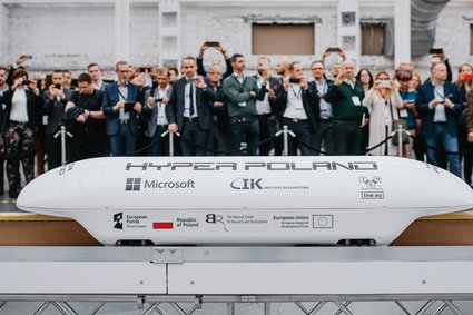 "Polska skurczy się do rozmiarów Warszawy". Czy Polacy przesiądą się do hyperloopa?