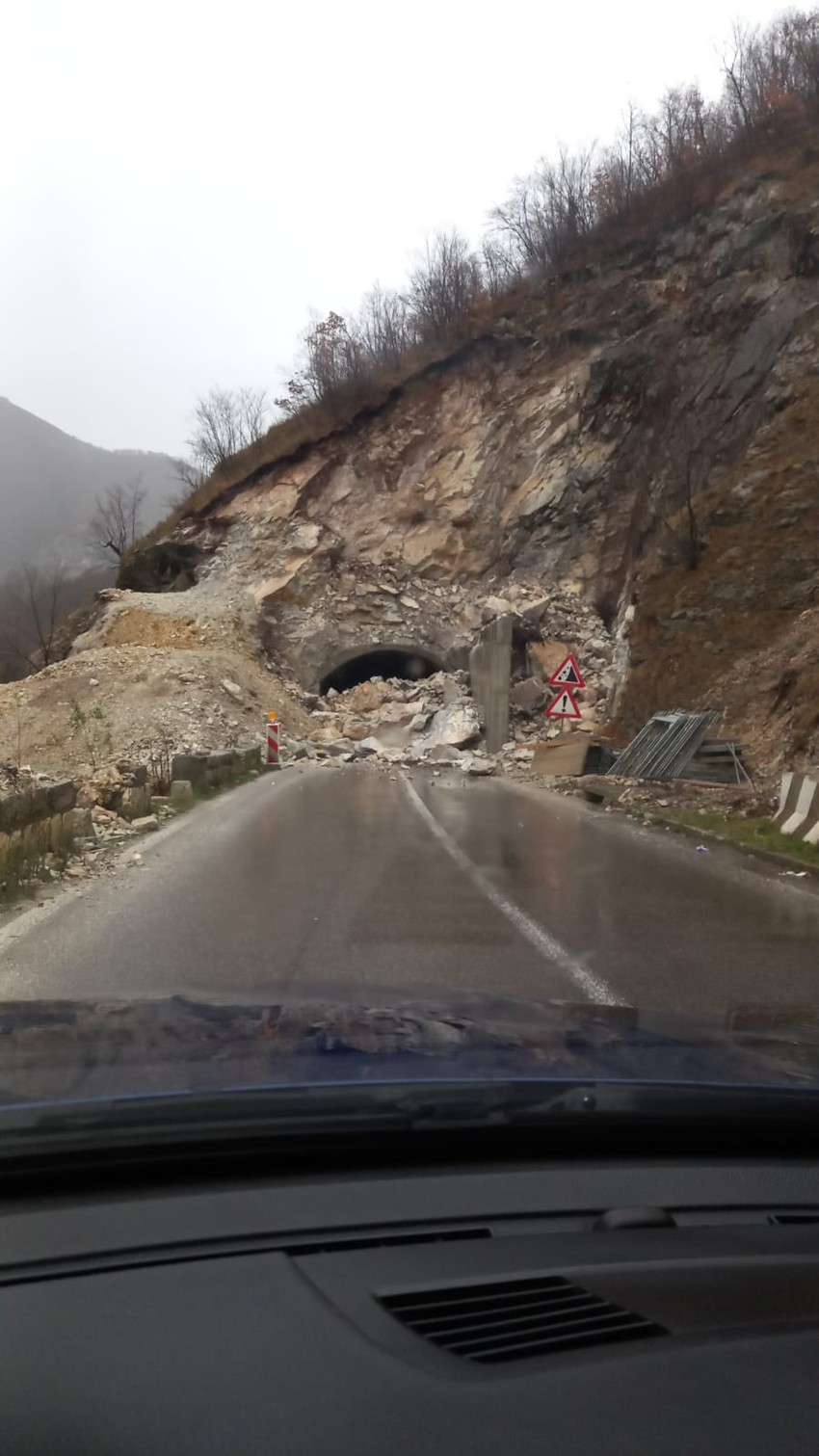 Tunel Žuti kuk na putu Brodarevo - Gostun