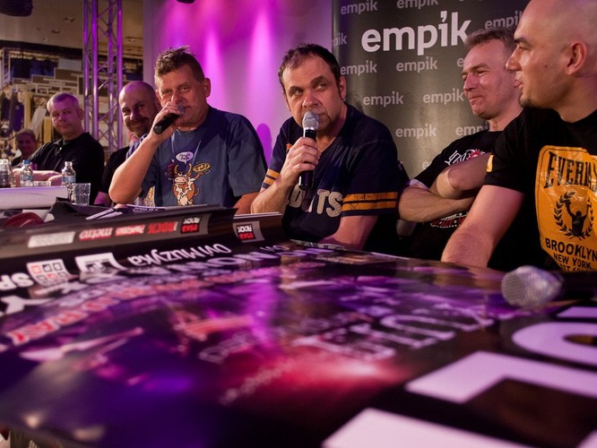 Kult pokrył się platyną