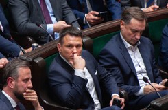 Premier puścił oko do Konfederacji. Mentzen bez ogródek: Mieliście na to osiem lat!