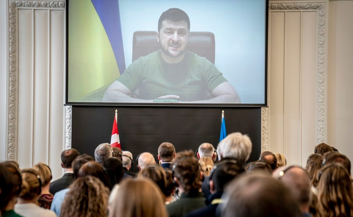 Zelensky wygłasza przemówienie przed członkami duńskiego parlamentu