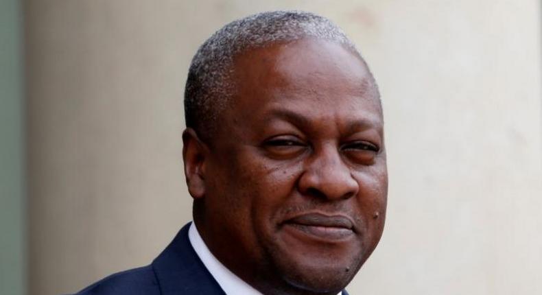 Ghana's President John Dramani Mahama arrives for a meeting with France's President at the Elysee Palace in Paris, France May 28, 2013.