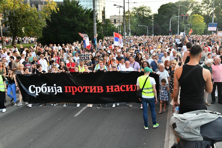 Aleksić je na protestu "Srbija protiv nasilja" podigao svoju popularnost