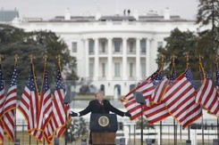 Zamieszki na Kapitolu. 'Trump jest zagrożeniem tak długo, jak długo pozostaje w Białym Domu'