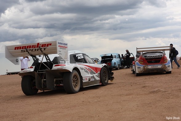 pokonując drugiego w klasie, dwukrotnego rajdowego mistrza świata Marcusa Gronholma z przewagą minuty i 13 sekund - ford fiesta