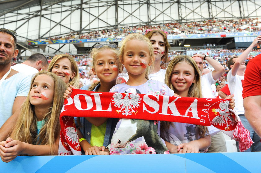 Polska - Portugalia i piękne panie na trybunach