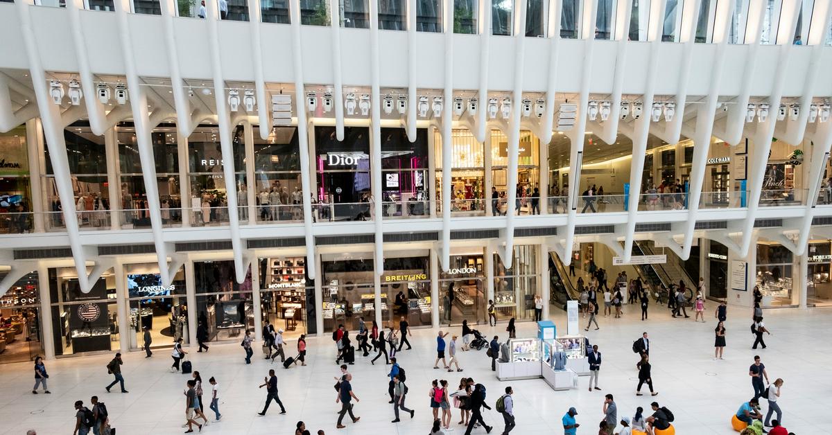  Uważaj na centra handlowe. Wydasz tam większość pieniędzy